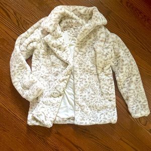 NWT Girls Large 12/14 Z Supply Fuzzy Coat